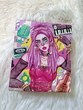 Pink Graphic Eyeshadow Palette — Vibrant Pink Shades